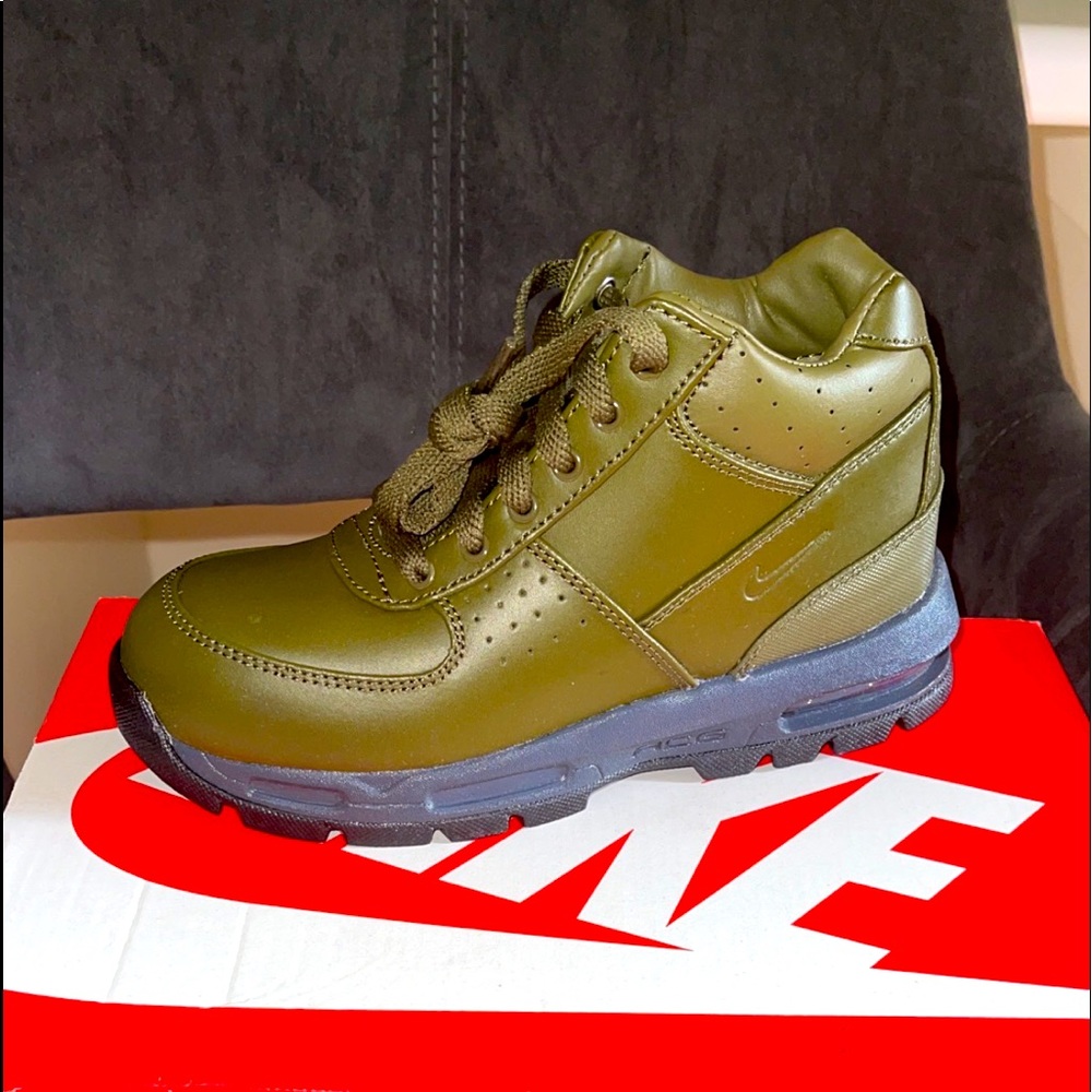 Nike ACG OLIVE BOOTS
